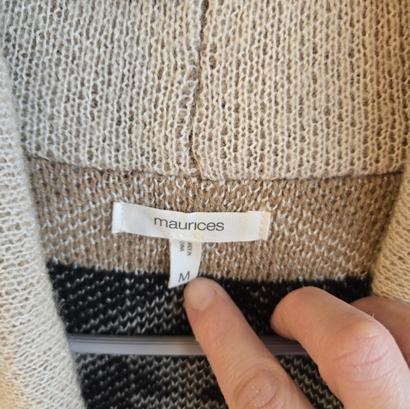 Womans Medium Duster - Picture 2 of 6